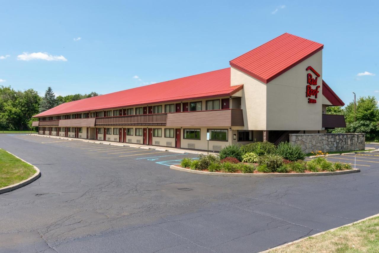 Red Roof East - Expo Center Inn