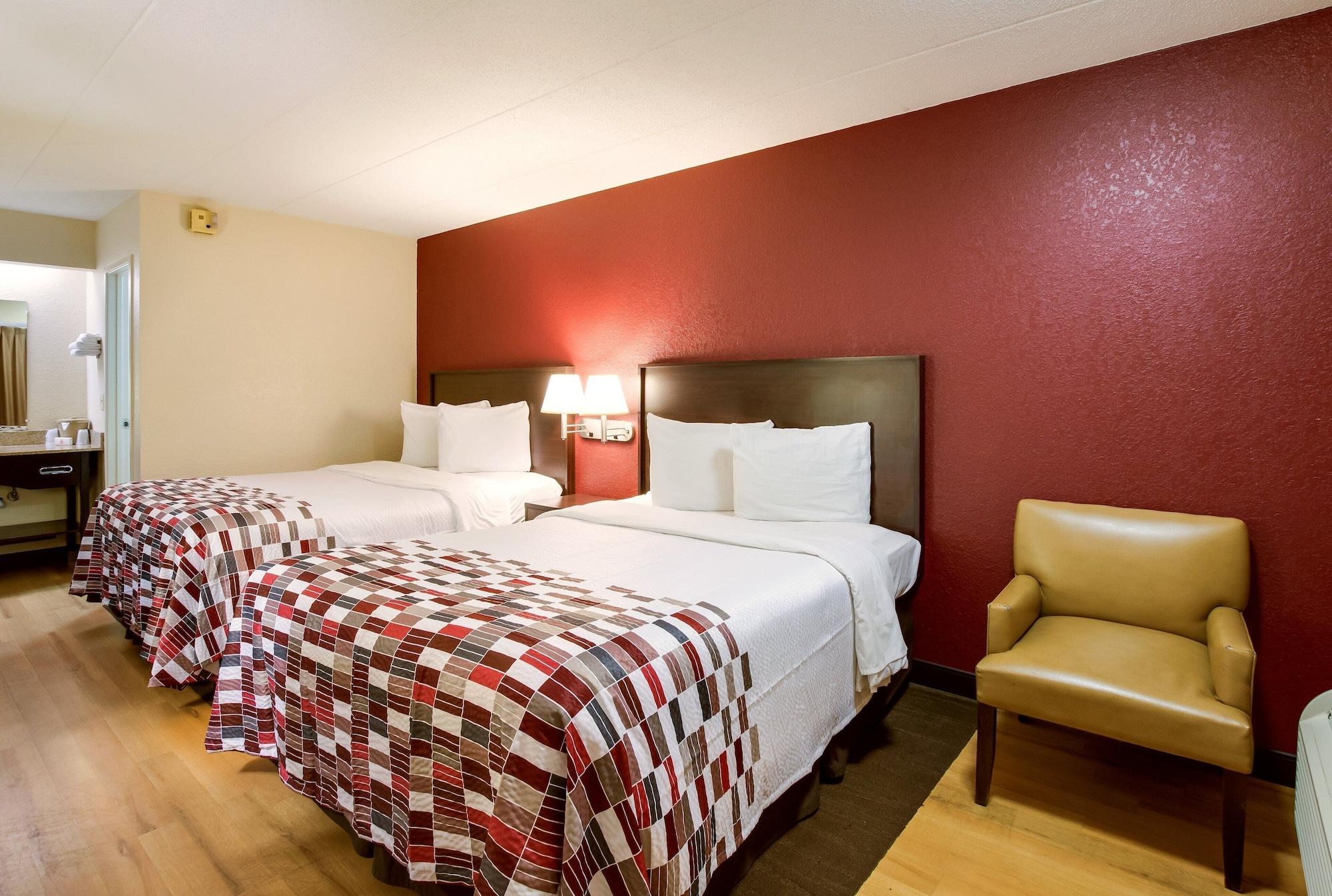 Red Roof East - Expo Center Inn 2*