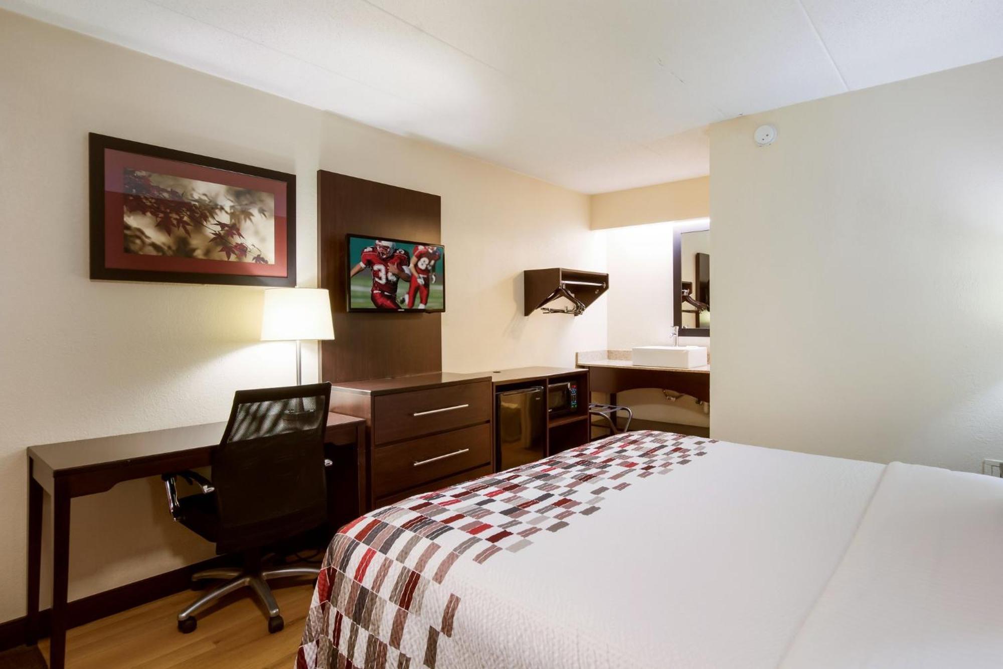 Inn Red Roof East - Expo Center 2*